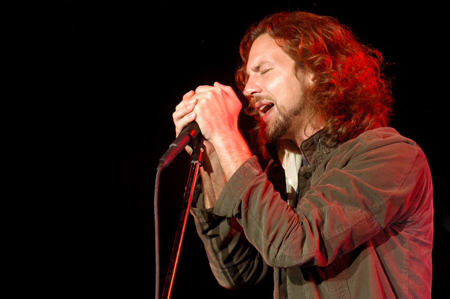 Στιγμιότυπο από τη συναυλία των Pearl Jam στην Ελλάδα τον Σεπτέμβριο του 2006