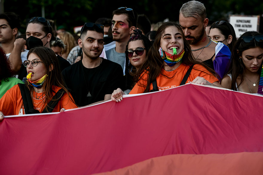 Χαμόγελα στο Athens Pride 2021 για τα δικαιώματα των ΛΟΑΤΚΙ