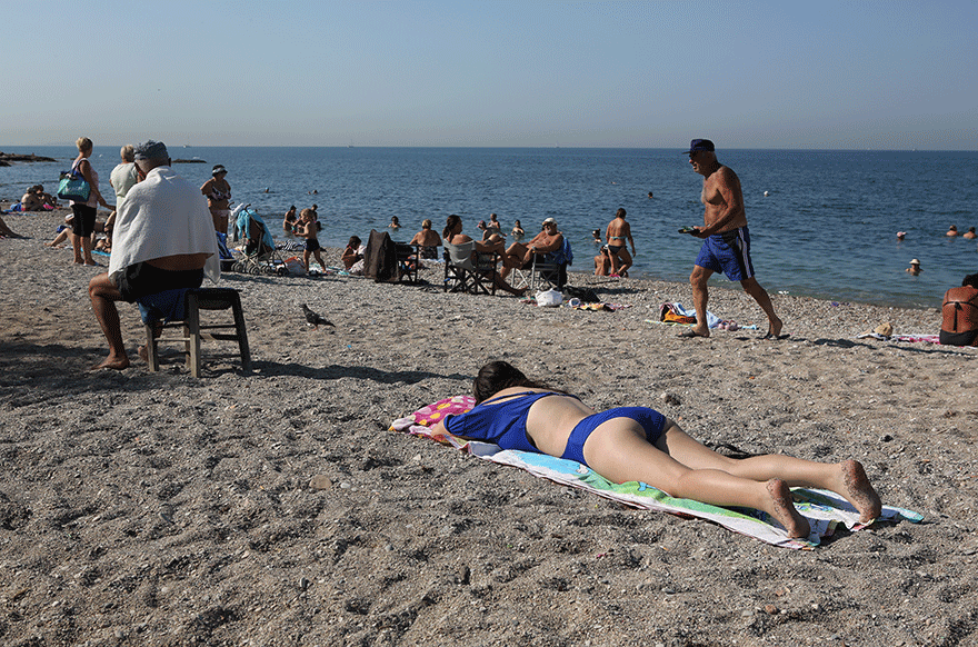 Λουόμενοι στο Νέο Φάληρο