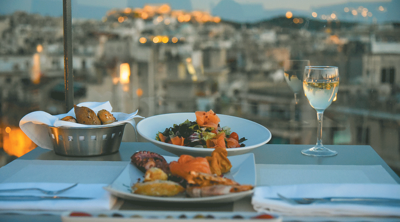 Clair de Lune: Αθηναϊκές διακοπές στο φως του φεγγαριού