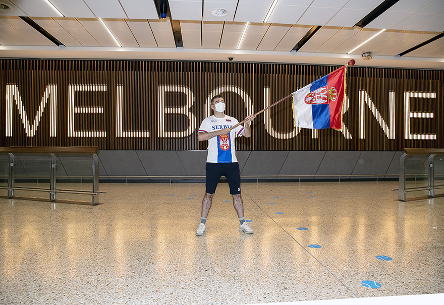 Σέρβοι στη Μελβούρνη ζητούν να πάρει βίζα ο Νόβακ Τζόκοβιτς και να παίξει στο Australian Open