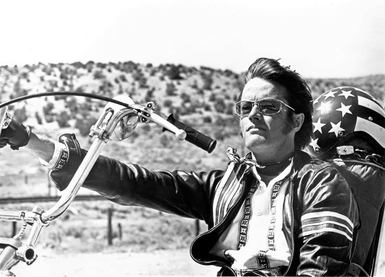 Σκηνή από την ταινία Easy Rider με τους Τζακ Νίκολσον, Πίτερ Φόντα