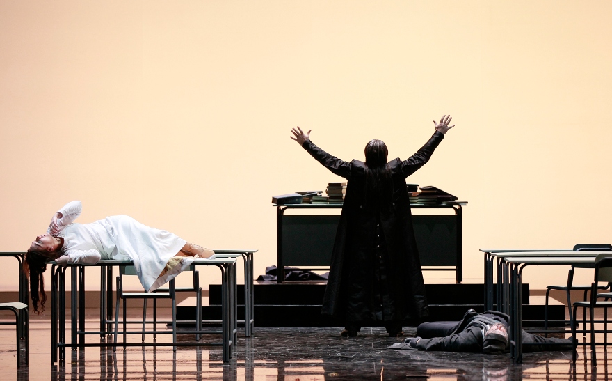 Ο "Φάουστ", που είχε παρουσιαστεί στο Μέγαρο Μουσικής Αθηνών, επιστρέφει στην Εθνική Λυρική Σκηνή σε σκηνοθεσία Ρενάτο Τζανέλλα
