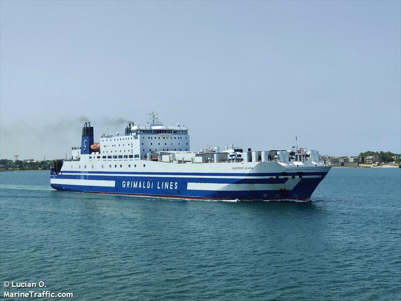 Το πλοίο Euroferry Olympia σε φωτογραφία από το παρελθόν