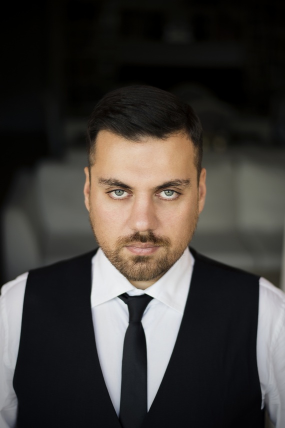 Θέμης Καραμουρατίδης