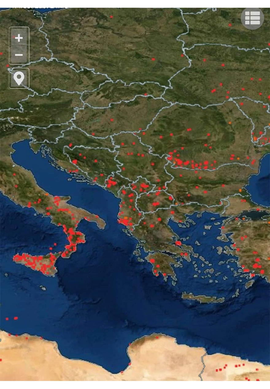 Πυρκαγιές στην Ελλάδα: Το βόρειο τμήμα στην Εύβοια είναι στο «κόκκινο», καθώς μαίνεται ανεξέλεγκτη η φωτιά, σύμφωνα με την εικόνα από δορυφόρο της NASA