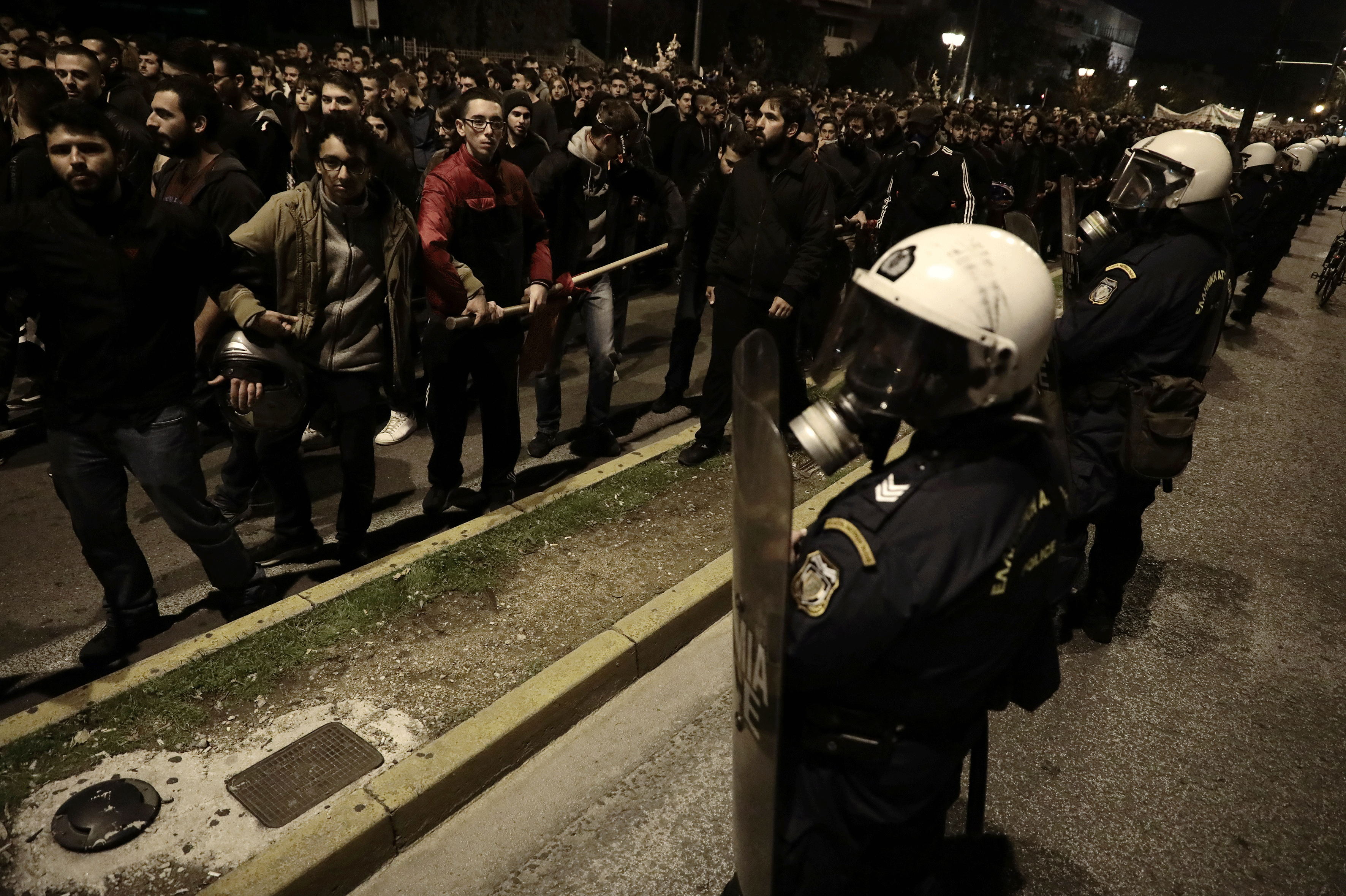 Πορεία στην αμερικανική πρεσβεία για τα 46 χρόνια από την εξέγερση του Πολυτεχνείου