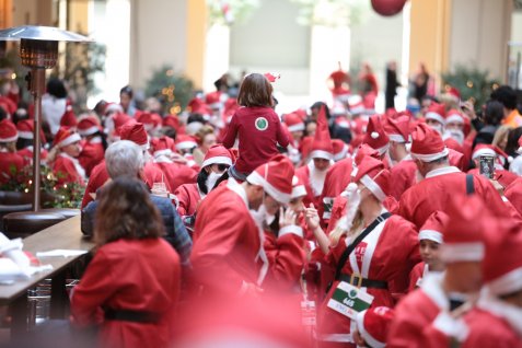 Athens Santa Run / © Νίκος Καρανικόλας Athens Santa Run / © Νίκος Καρανικόλας