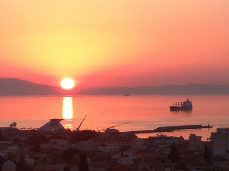 athens voice readers, greece