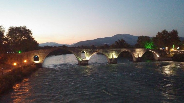 athens voice readers, greece