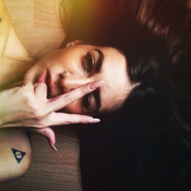 Elena Vag @_wavedaughter_ 