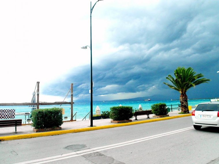 athens voice readers, greece