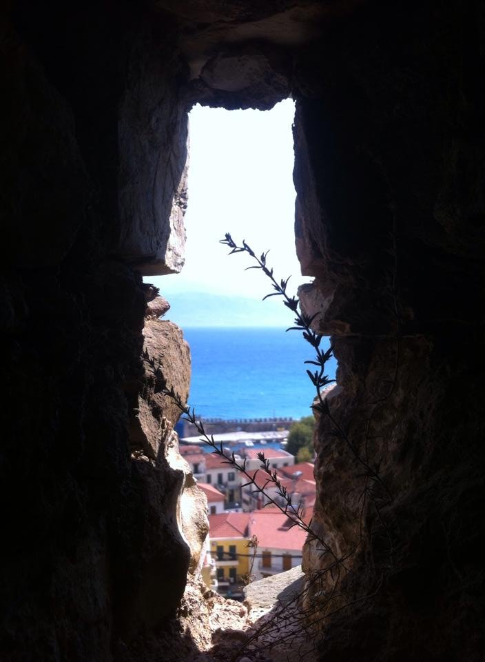 athens voice readers, greece