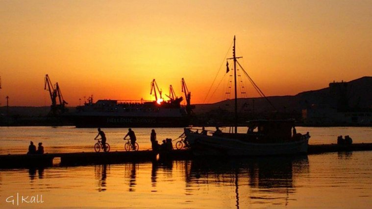 athens voice readers, greece