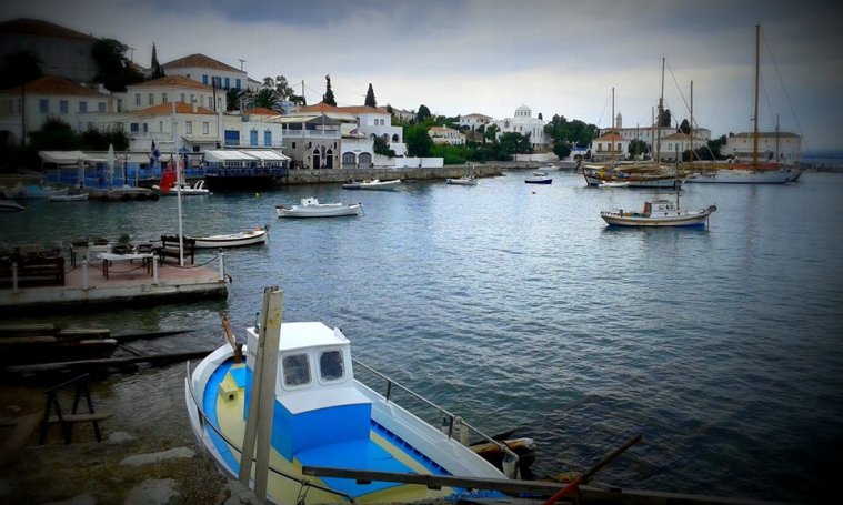 athens voice readers, greece