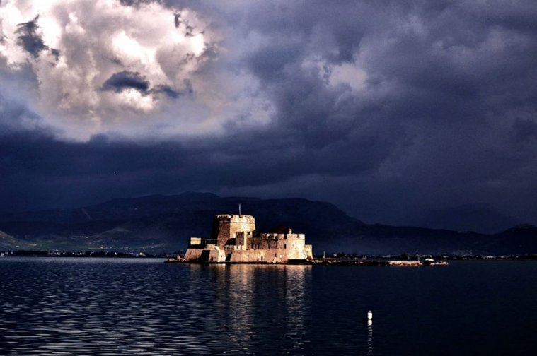 athens voice readers, greece athens voice readers, greece