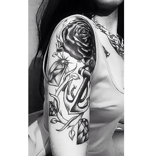 Vikki (Sideris) Dream @dreamvi 