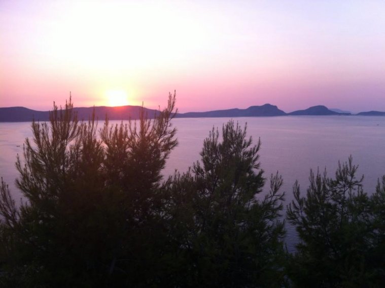 athens voice readers, greece