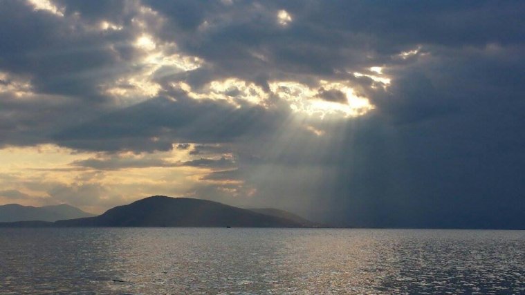 athens voice readers, greece