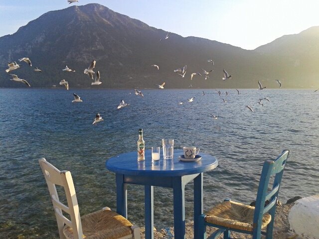 athens voice readers, greece