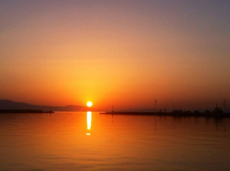 athens voice readers, greece