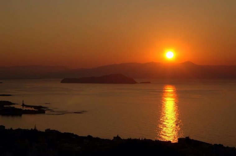 athens voice readers, greece