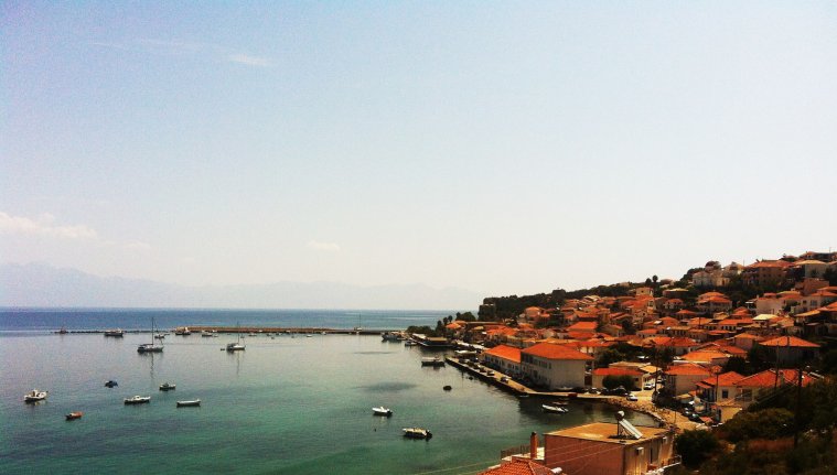 athens voice readers, greece