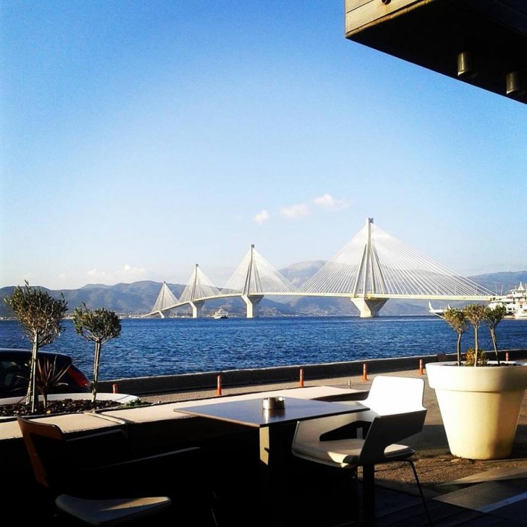 athens voice readers, greece