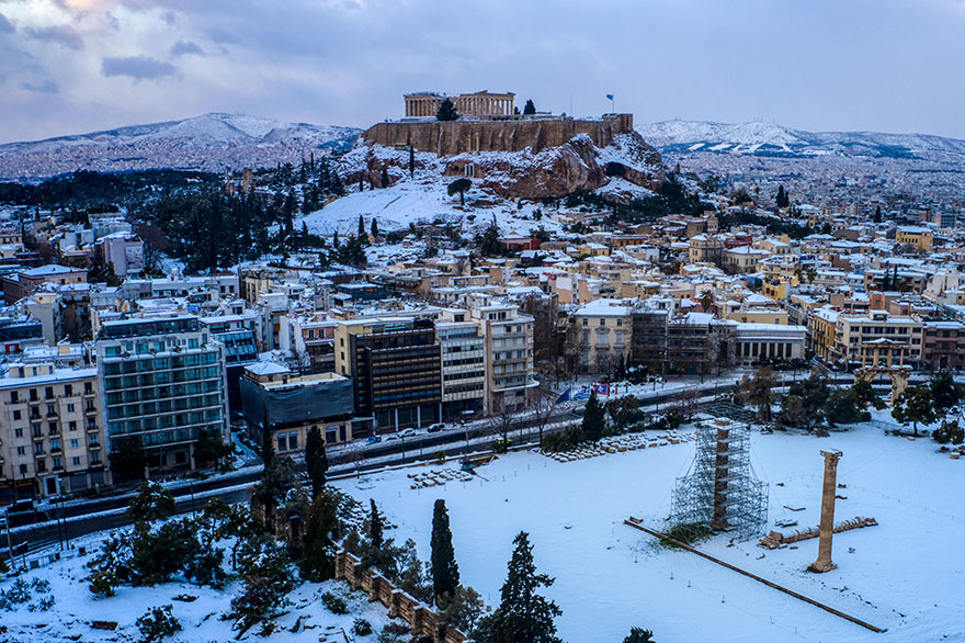 Χιονισμένο το κέντρο της Αθήνας