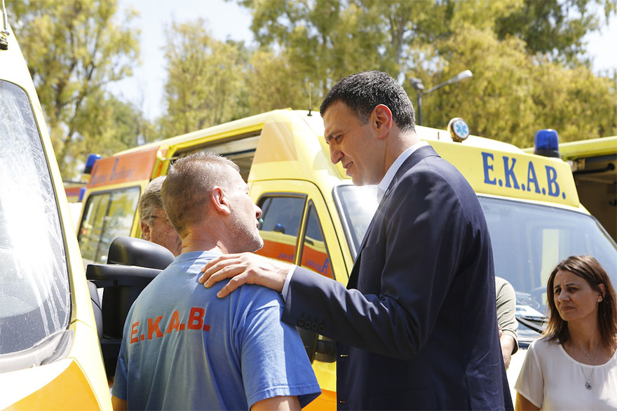 Επίσκεψη Κικίλια στα κεντρικά του ΕΚΑΒ