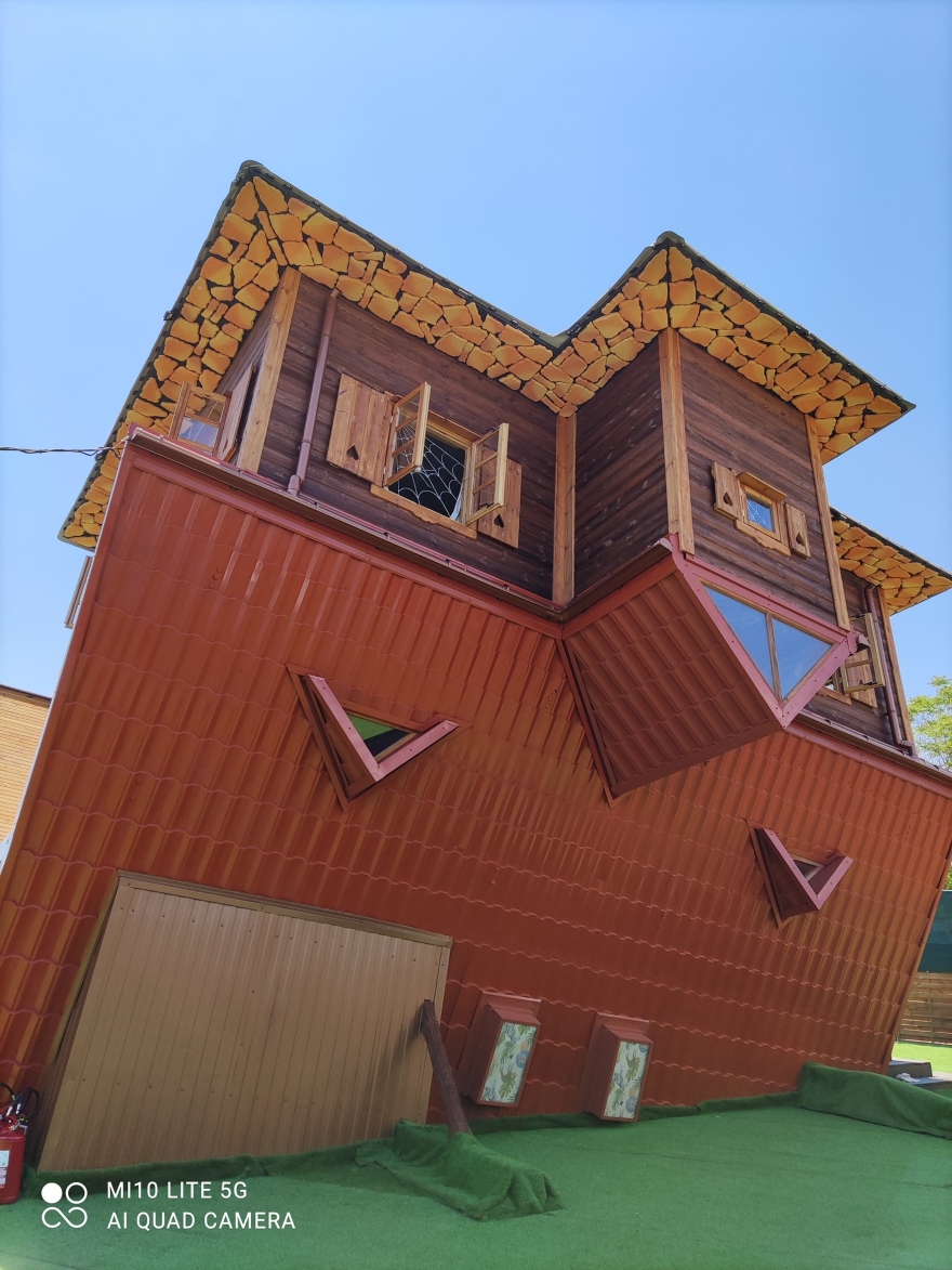 Το ανάποδο σπίτι στο Πικέρμι