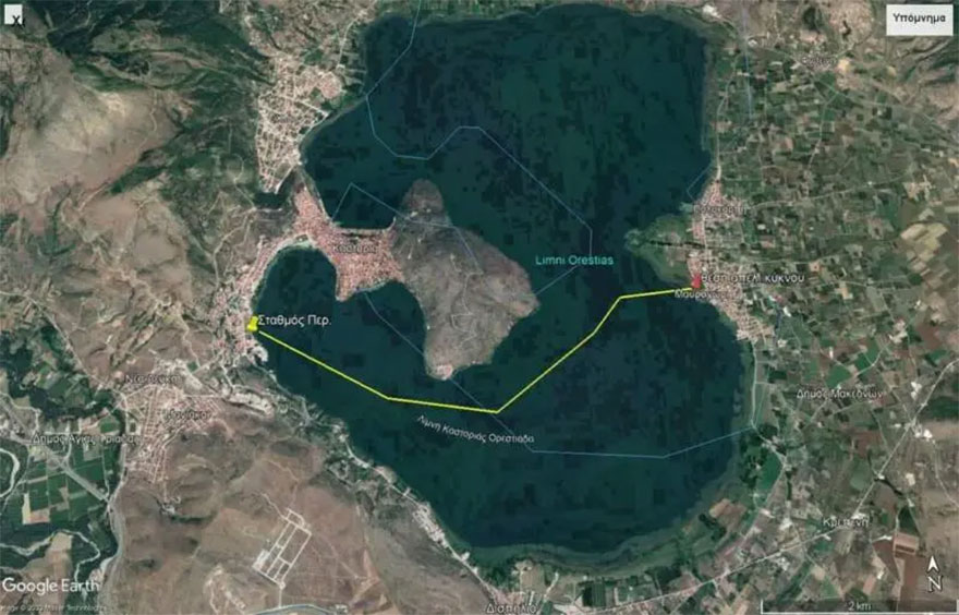 Χάρτης με τη λίμνη της Καστοριάς και την απόσταση που χωρίζει το Κέντρο Περίθαλψης από το σημείο που αφέθηκε ο κύκνος