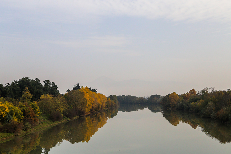 Φθινοπωρινό σκηνικό στις όχθες του Πηνειού ποταμού