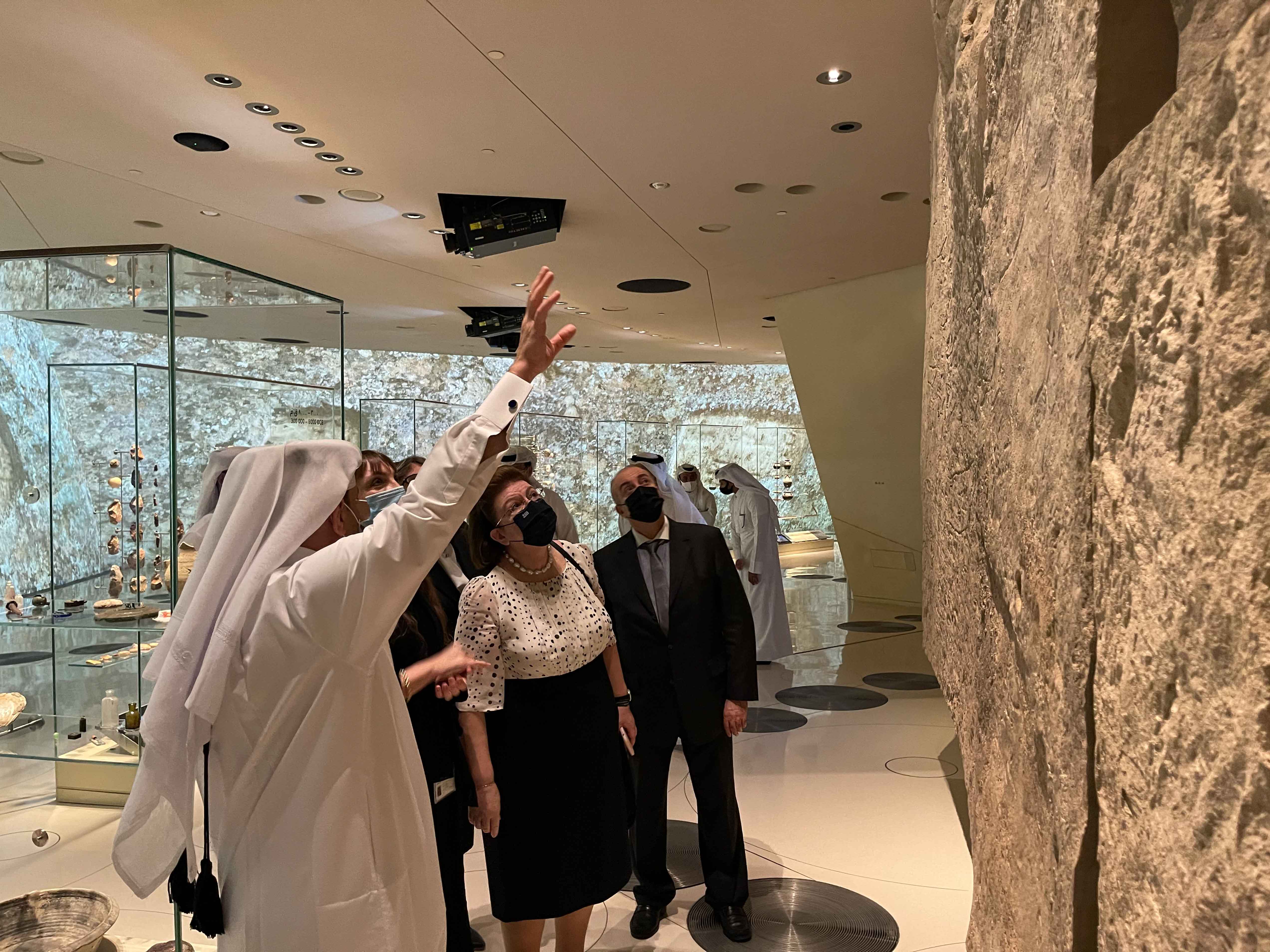 Η Λίνα Μενδώνη στο νέο Εθνικό Μουσείο του Κατάρ στην Ντόχα