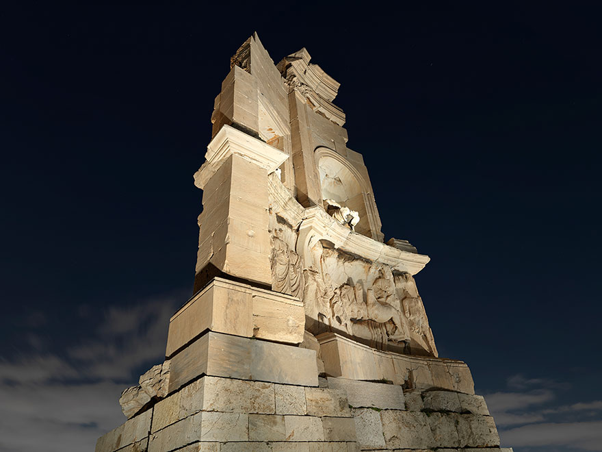 Ο νέος φωτισμός στο Μνημείο του Φιλοπάππου