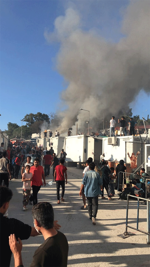 Πυρκαγιά στον καταυλισμό στη Μόρια