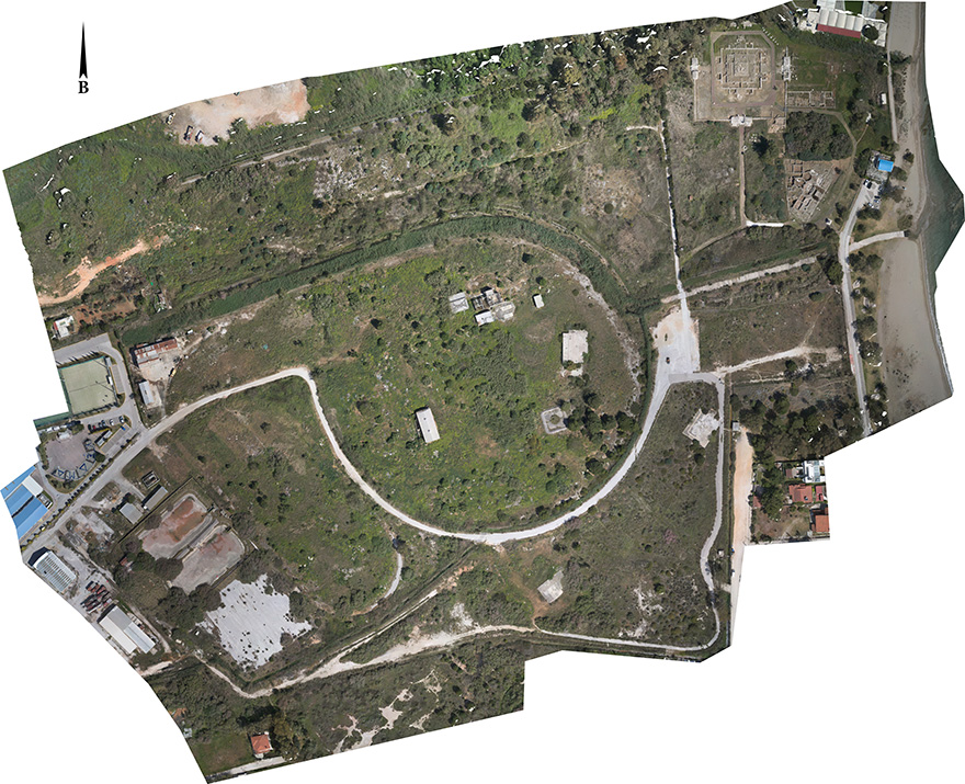 Ο χώρος της Μπρέξιζας (πρώην Αμερικανική Βάση). Αριστερά οι εγκαταστάσεις του Δήμου και της Πυροσβεστικής, δεξιά ο Αρχαιολογικός Χώρος. Στο κέντρο 160 στρέμματα μπάζων.