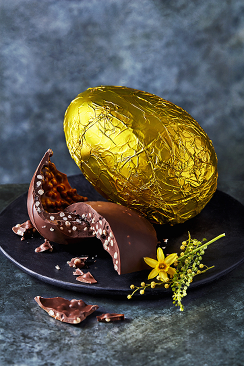 Extremely Chocolatey Biscuit Egg με κομματάκια μπισκότου