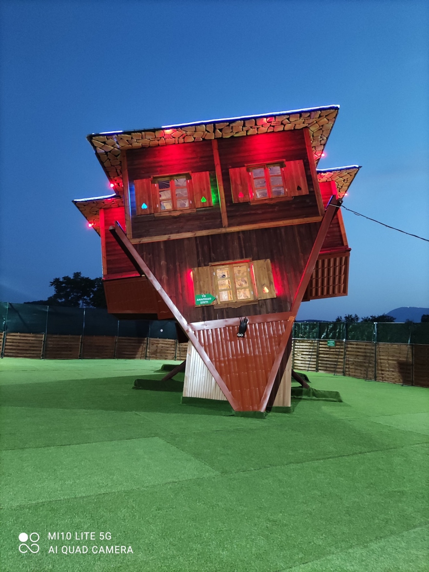 Το ανάποδο σπίτι στο Πικέρμι