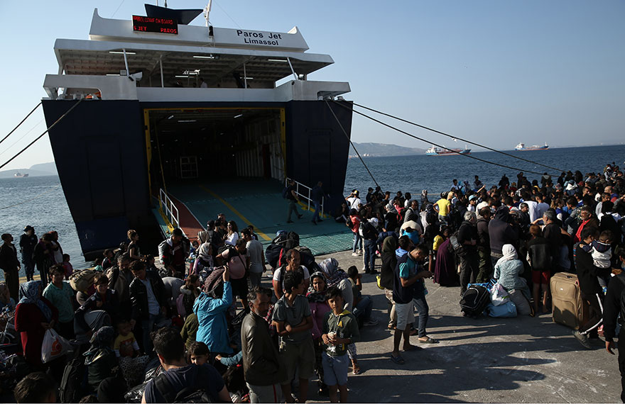 Στην Ελευσίνα 700 αιτούντες άσυλο από τη Σάμο 