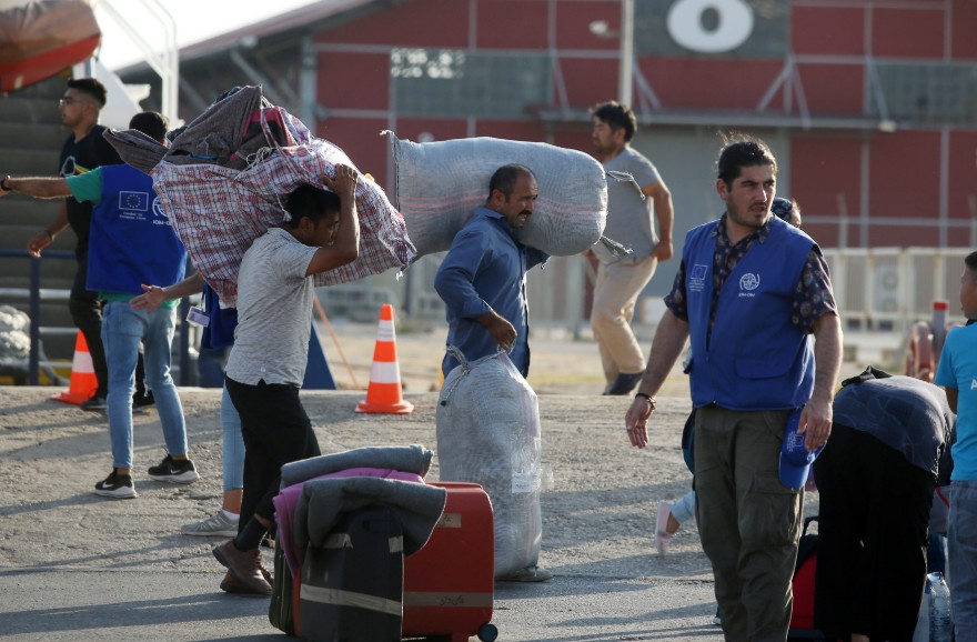Άφιξη των πρώτων προσφύγων στη Θεσσαλονίκη από τη Λέσβο 
