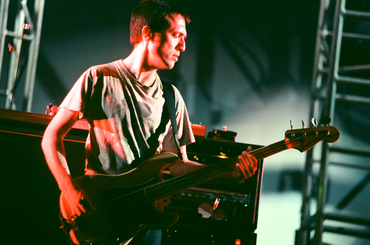 Στιγμιότυπο από τη συναυλία των Radiohead στο Θέατρο Λυκαβηττού στην Αθήνα το 2000