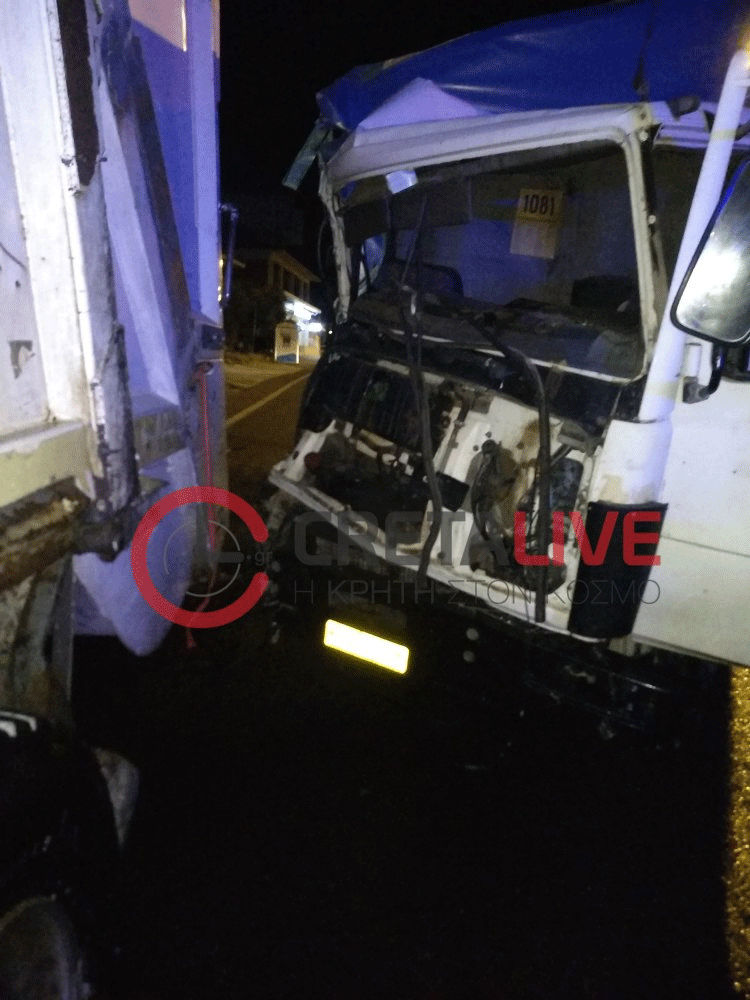 Κρήτη: Φορτηγάκι έπεσε στο πίσω μέρος απορριμματοφόρου