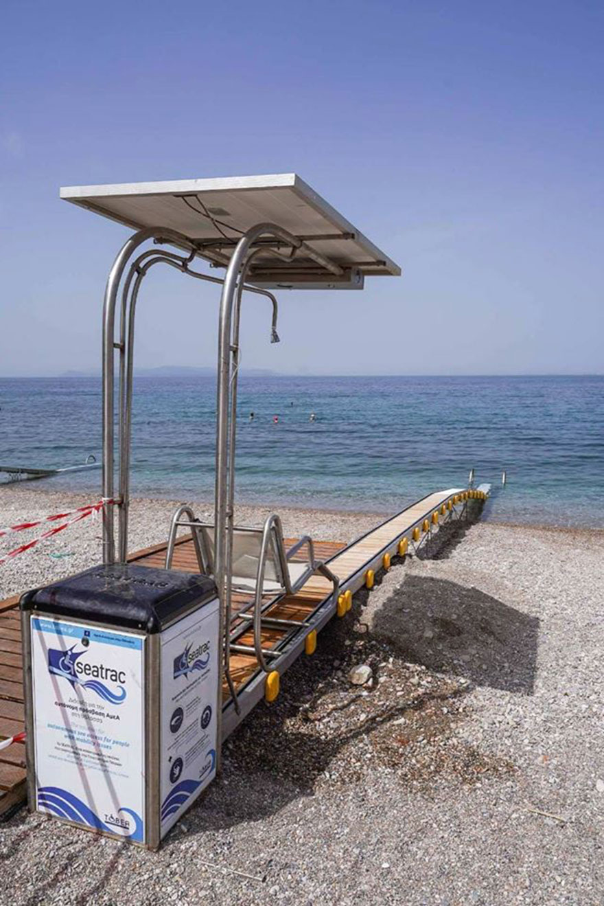 Πρόσβαση για όλους στη θάλασσα: Στη θέση τους τα δύο Seatrac σε παραλία της Γλυφάδας