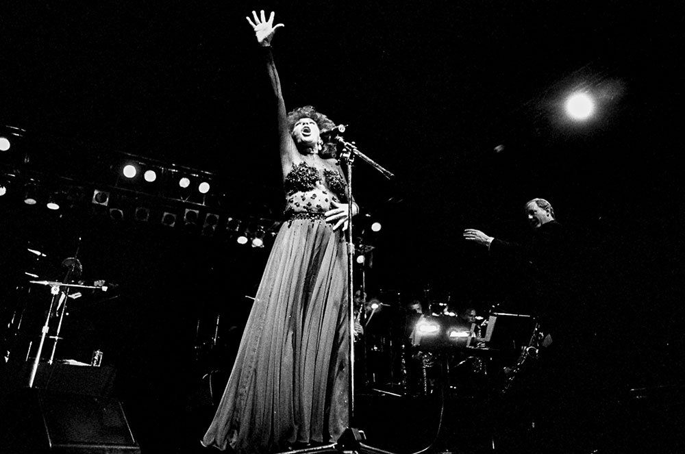 Shirley Bassey - Στιγμιότυπο από τη συναυλία της στην Αθήνα το 1993