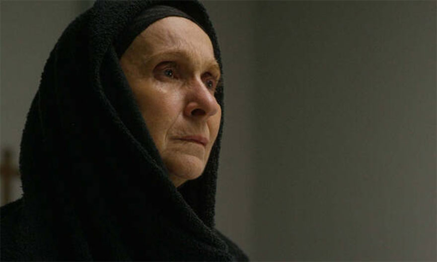 Η Σμαράγδα Σμυρναίου εντυπωσιάζει στη σειρά «Άγιος Παΐσιος» ως γιαγιά Χατζηχριστίνα