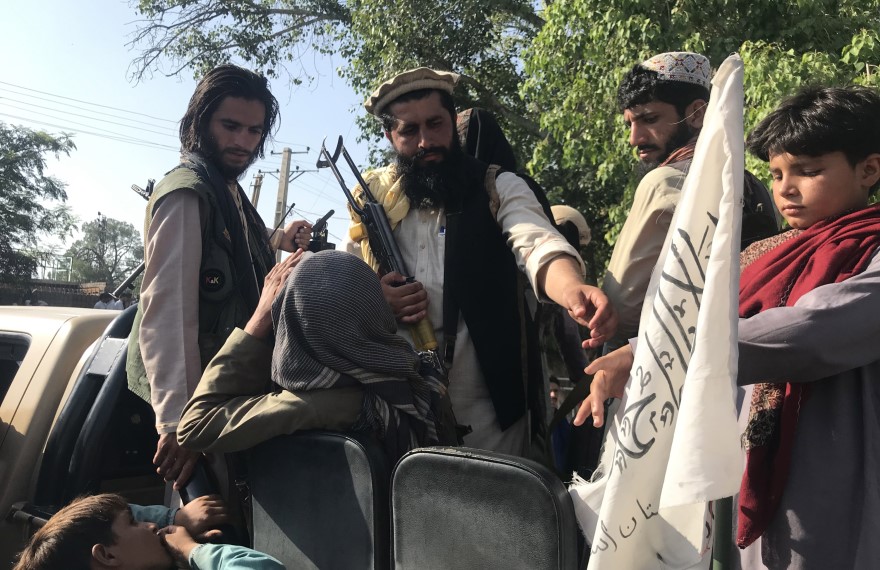 Ταλιμπάν περιπολούν την επαρχία Nangarhar - Αφγανιστάν, 15 Αυγούστου 2021 © EPA / STRINGER