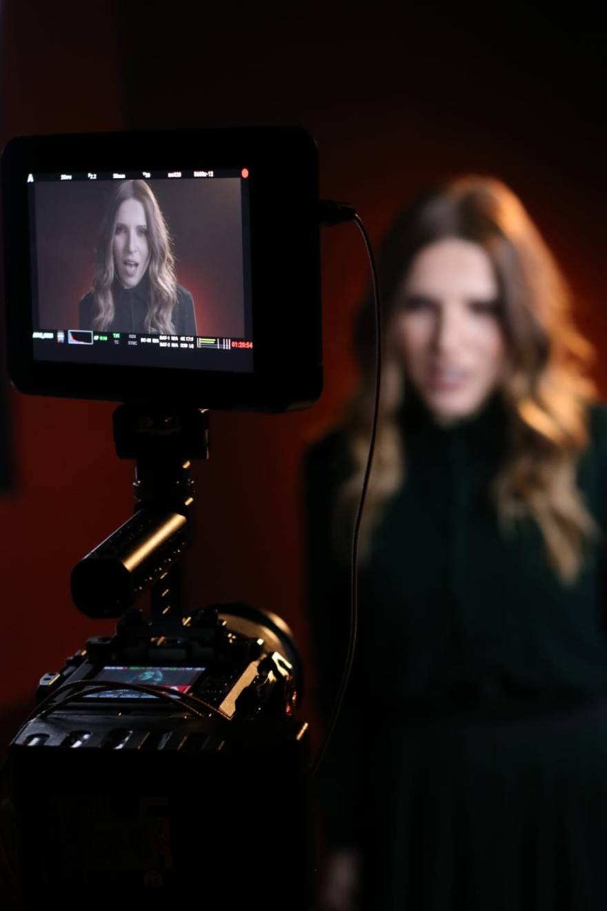 Η Ευρυδίκη στα γυρίσματα του βίντεο κλιπ για το νέο της τραγούδι «Θέλω».