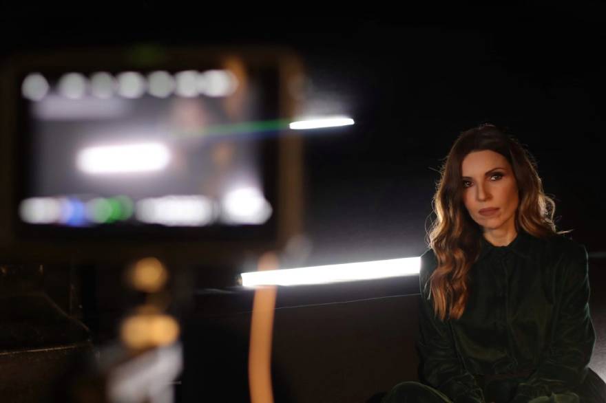 Η Ευρυδίκη στα γυρίσματα του βίντεο κλιπ για το νέο της τραγούδι «Θέλω».