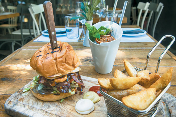 La Esquina La Esquina